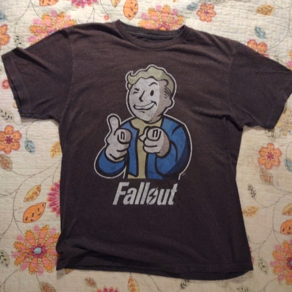 Fallout Video Game t-shirt Size Medium